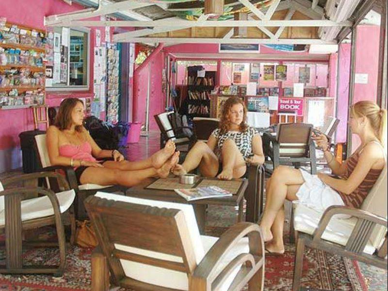 Dolphins Backpackers Vandrarhem Sunshine Beach Exteriör bild
